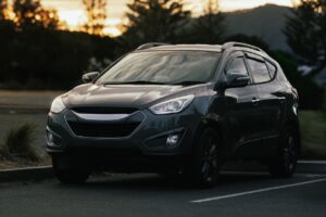 Assurance auto et mobilité durable : comment le secteur s’adapte à la montée des véhicules électriques et hybrides ?