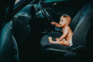 voiture et bébé