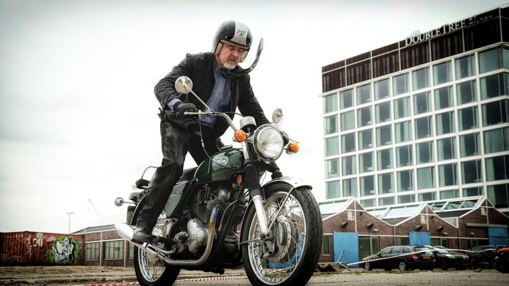 Equipement motard  zoom sur les équipements indispensables pour les