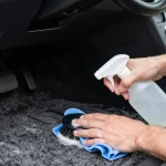 comment nettoyer la moquette de voiture